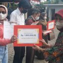 PENGHARGAAN DARI YWKA BAGI SISWA YANG DITERIMA MASUK PTN